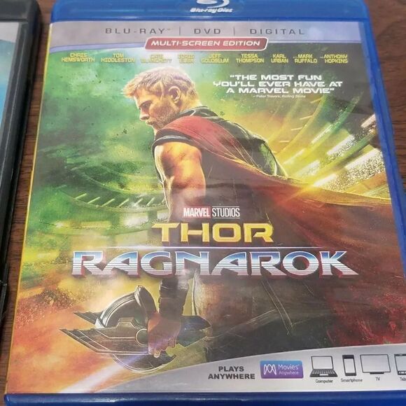 Marvel Studios DVDs Black Panther/Thor Ragnarok - Picture 5 of 8